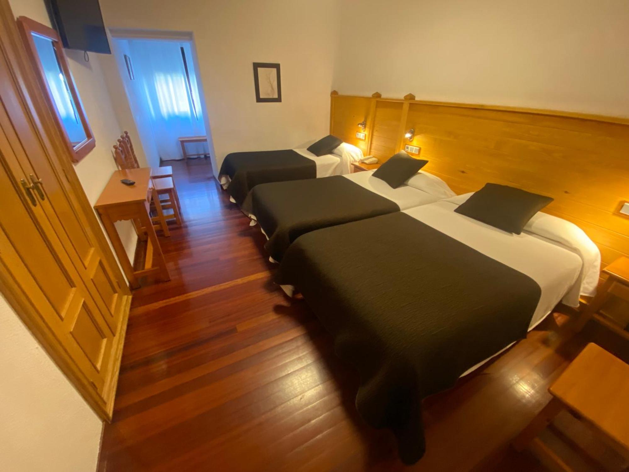 Hotel La Rambla Biescas  Ngoại thất bức ảnh