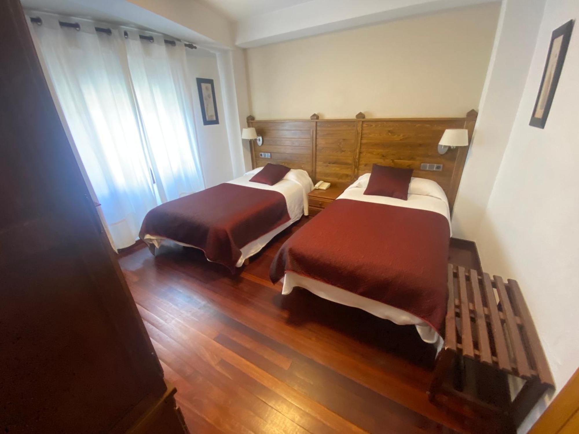 Hotel La Rambla Biescas  Ngoại thất bức ảnh