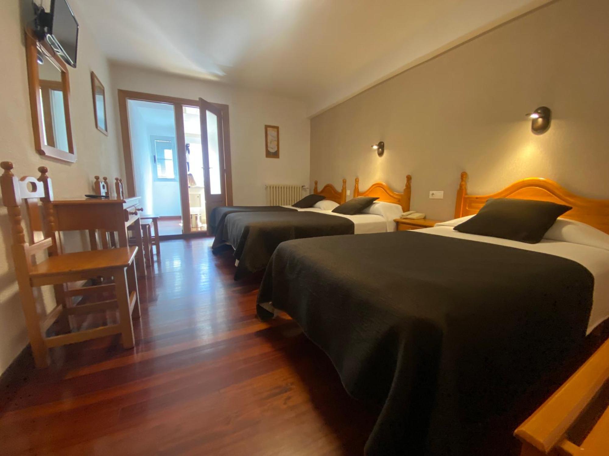 Hotel La Rambla Biescas  Ngoại thất bức ảnh