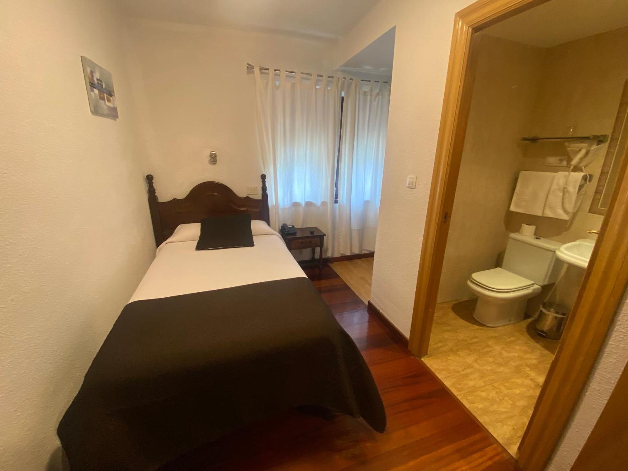 Hotel La Rambla Biescas  Ngoại thất bức ảnh