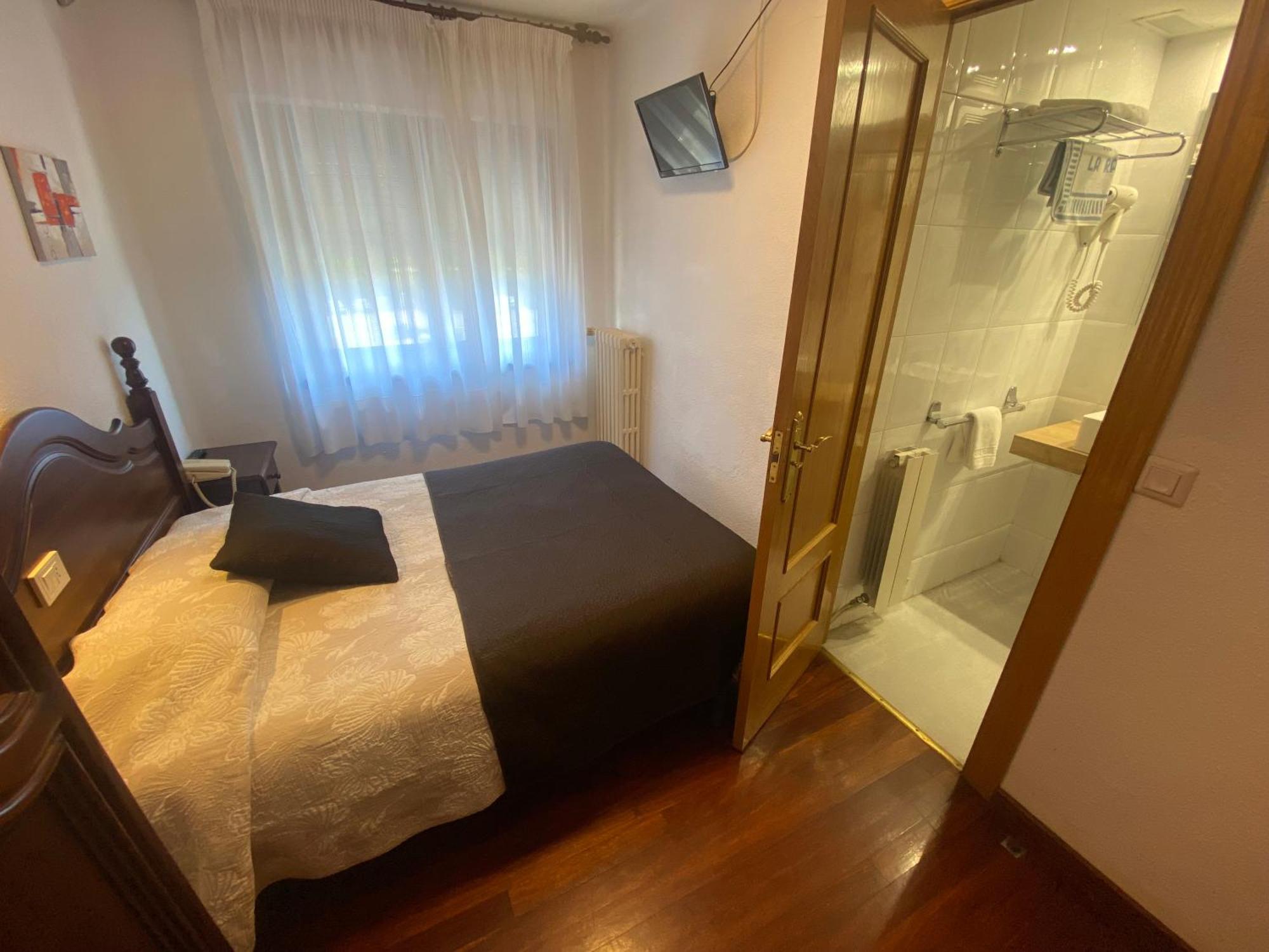 Hotel La Rambla Biescas  Ngoại thất bức ảnh
