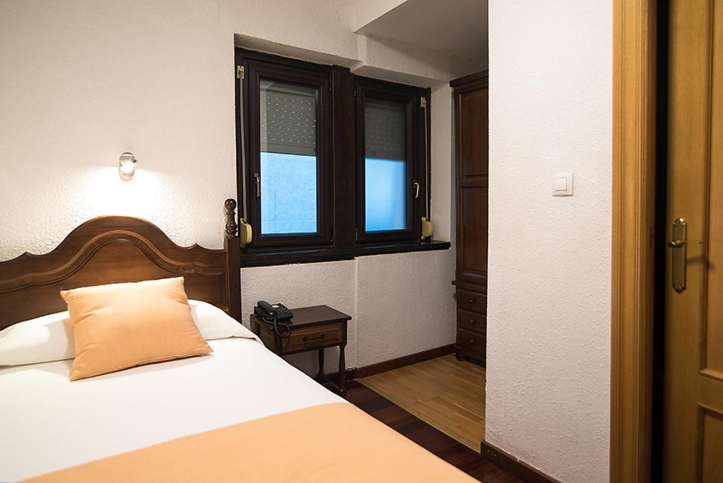 Hotel La Rambla Biescas  Ngoại thất bức ảnh